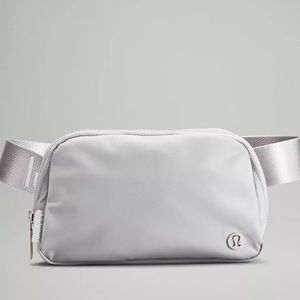 Lululemon Everywhere Belt Bag Silver Grey